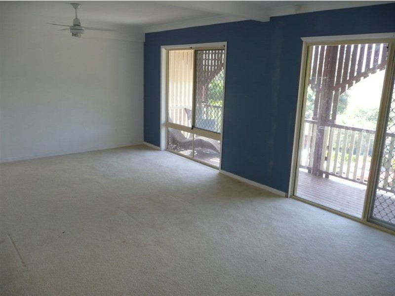 12 Paddington Drive, Carrara QLD 4211