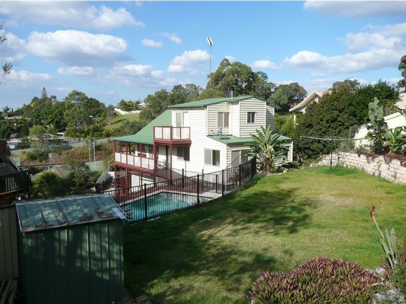 12 Paddington Drive, Carrara QLD 4211