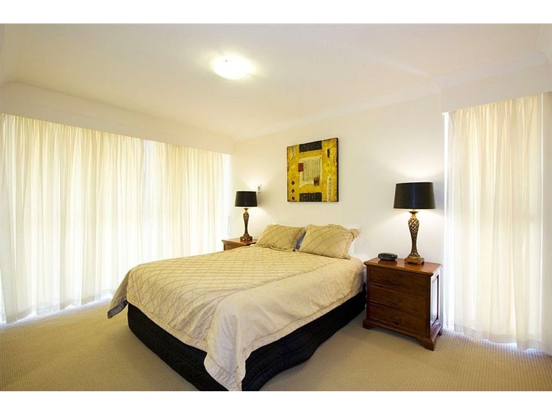 6/67 Broadbeach Boulevard, Broadbeach QLD 4218