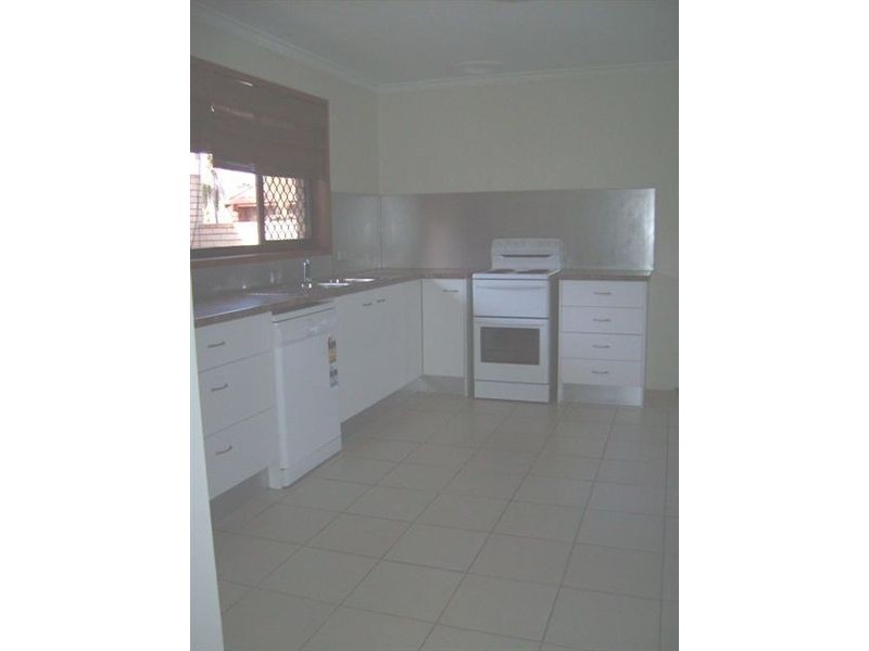 74 Markeri Street, Mermaid Waters QLD 4218