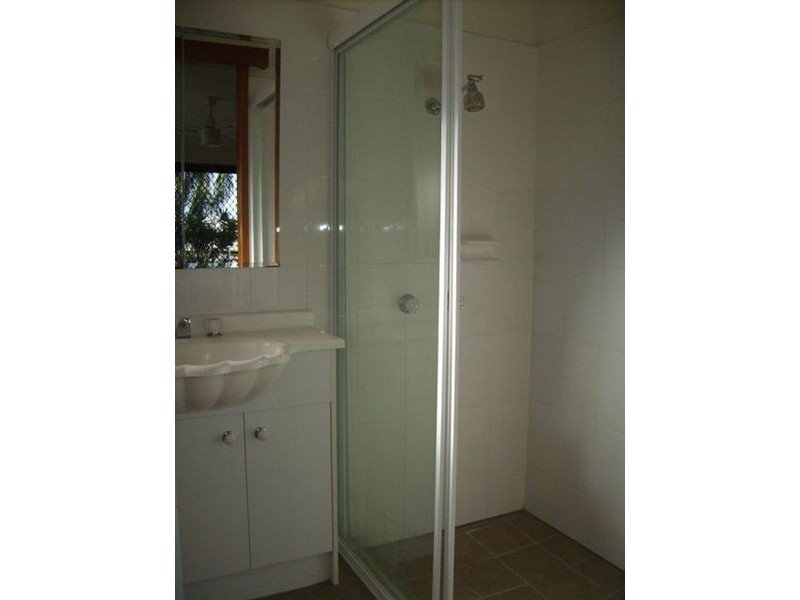 74 Markeri Street, Mermaid Waters QLD 4218