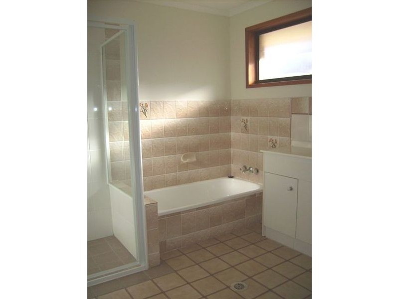 74 Markeri Street, Mermaid Waters QLD 4218