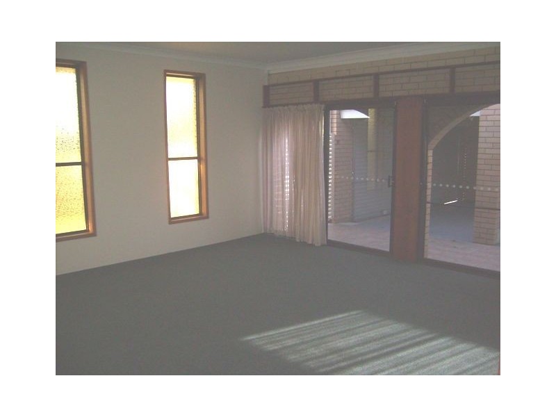 74 Markeri Street, Mermaid Waters QLD 4218