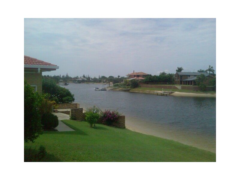 25 Weatherly Avenue, Mermaid Waters QLD 4218