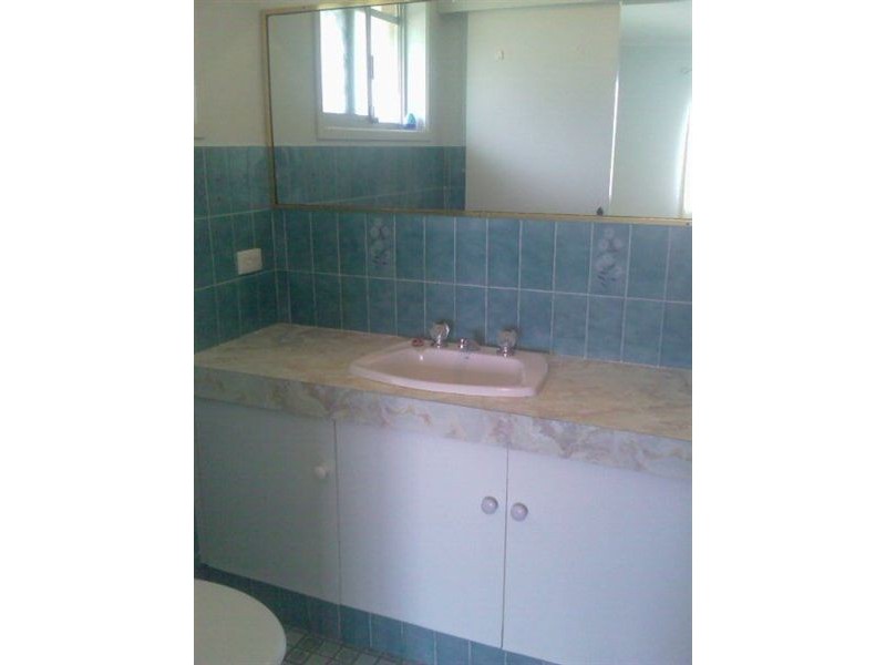 25 Weatherly Avenue, Mermaid Waters QLD 4218