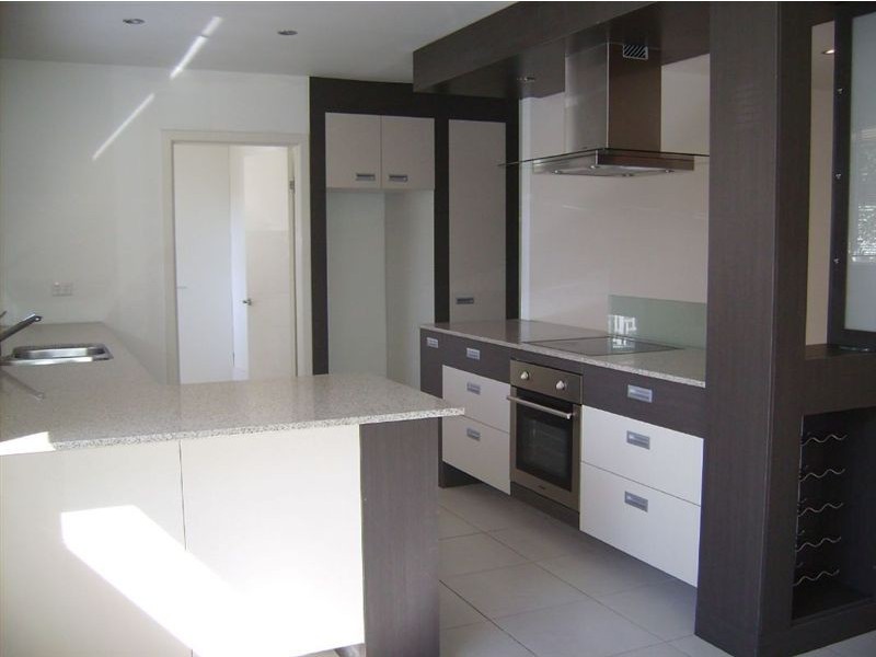 9 Coogeen Street,, Sorrento QLD 4217