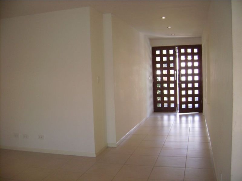 9 Coogeen Street,, Sorrento QLD 4217