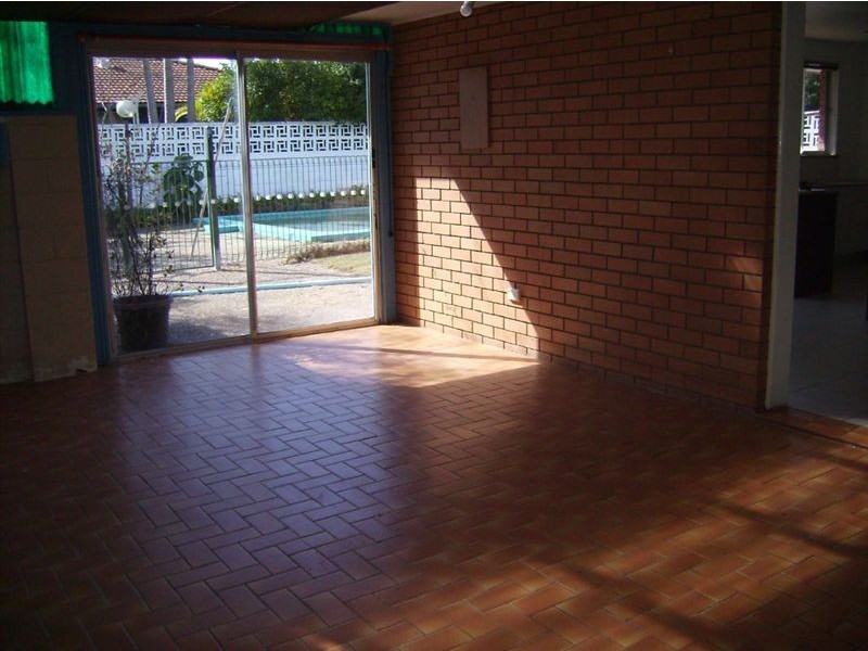 9 Coogeen Street,, Sorrento QLD 4217