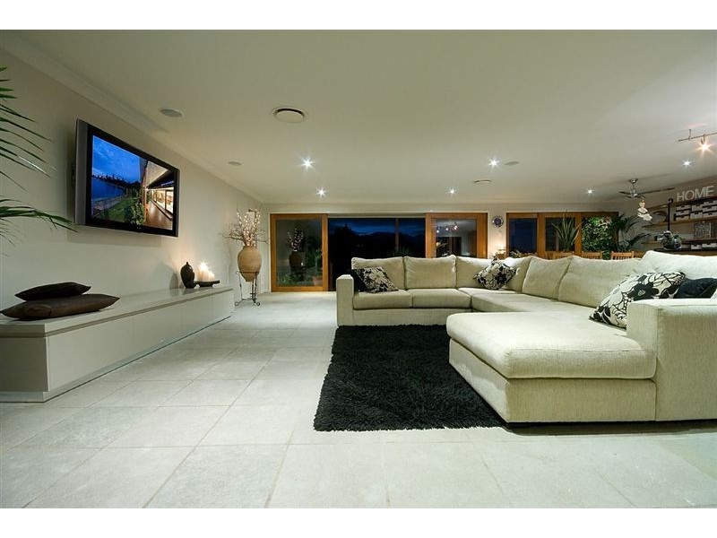 4 Beverley Crescent, Broadbeach Waters QLD 4218