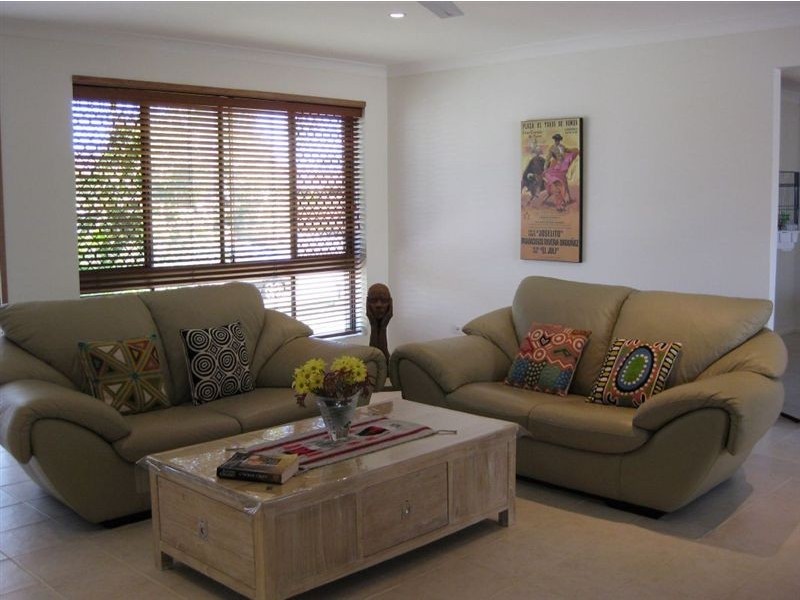 68 Volante Crescent, Mermaid Waters QLD 4218