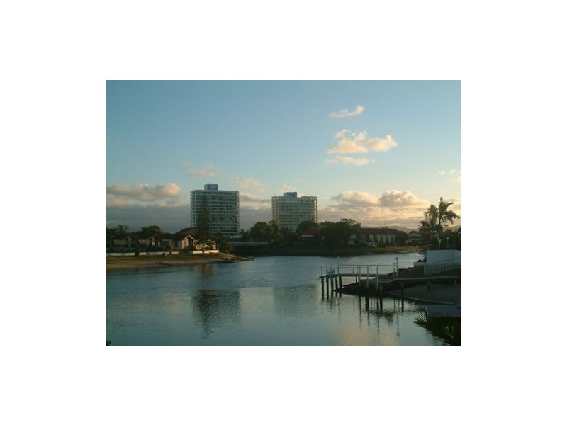 51 Sunshine Boulevard, Broadbeach Waters QLD 4218