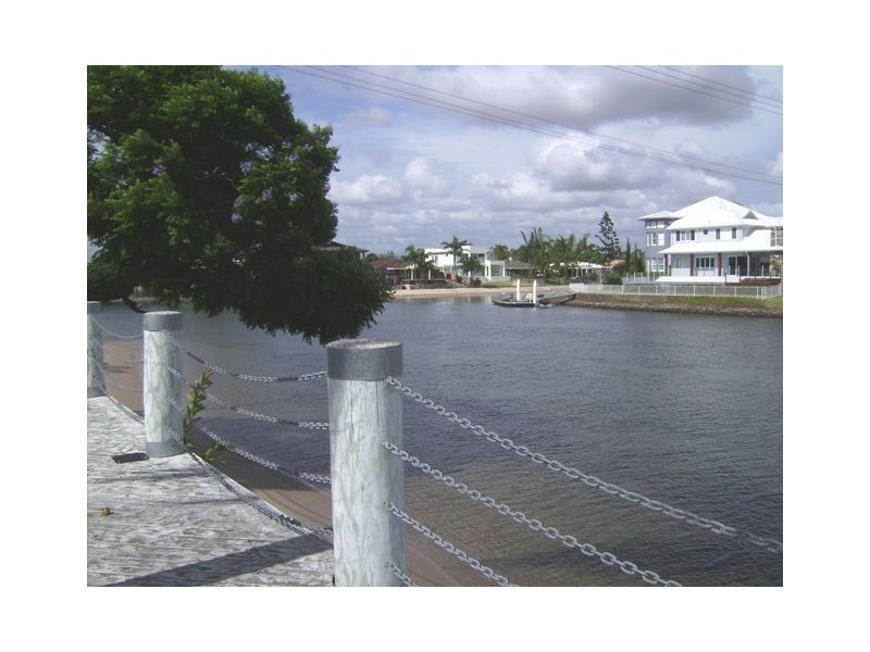41 Allambi Avenue, Broadbeach Waters QLD 4218