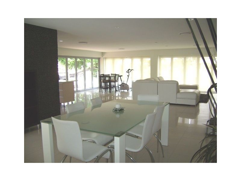 41 Allambi Avenue, Broadbeach Waters QLD 4218