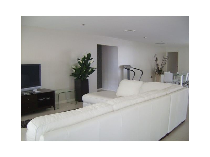 41 Allambi Avenue, Broadbeach Waters QLD 4218