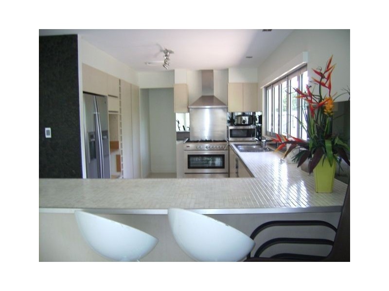 41 Allambi Avenue, Broadbeach Waters QLD 4218