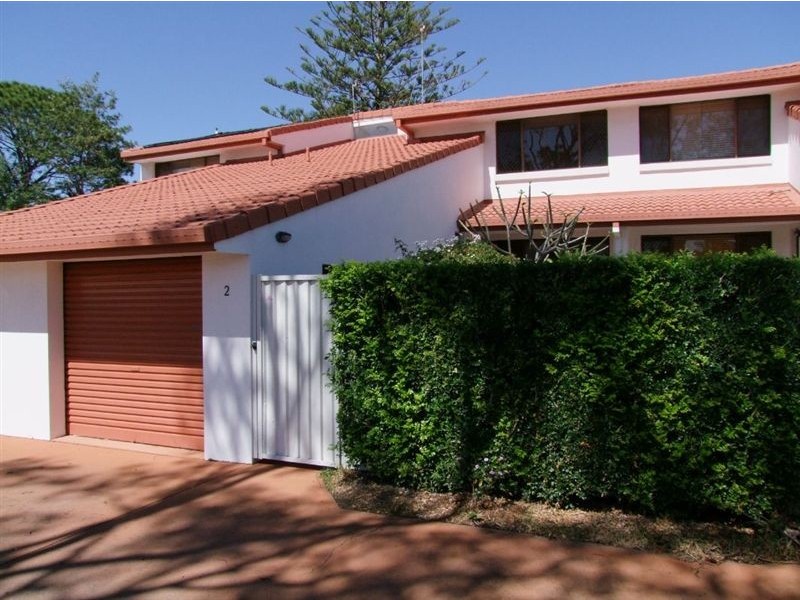 2/2 Karbunya, Mermaid Waters QLD 4218