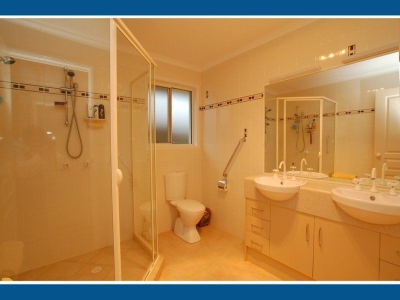 13 York Creek Cr, Reedy Creek QLD 4227