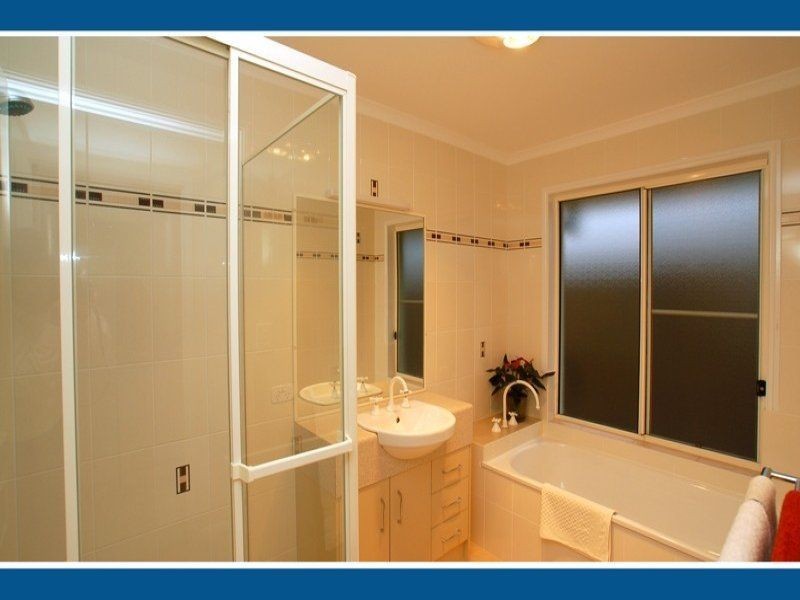 13 York Creek Cr, Reedy Creek QLD 4227