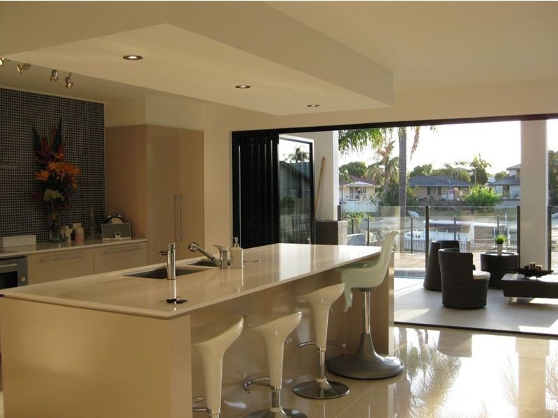 3 Maureen Court, Broadbeach Waters QLD 4218