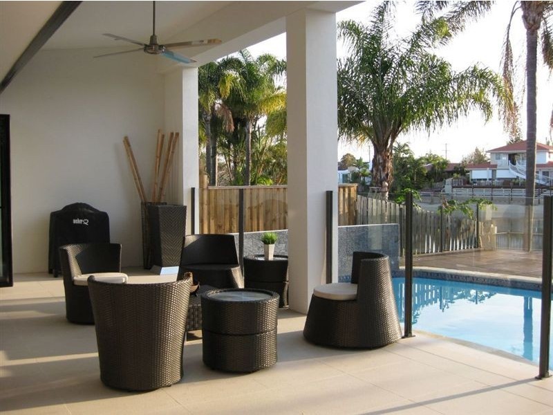 3 Maureen Court, Broadbeach Waters QLD 4218