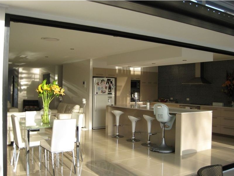 3 Maureen Court, Broadbeach Waters QLD 4218