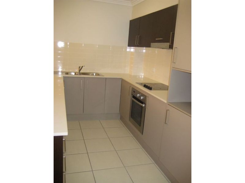 6/8-12 Proud Street, Labrador QLD 4215