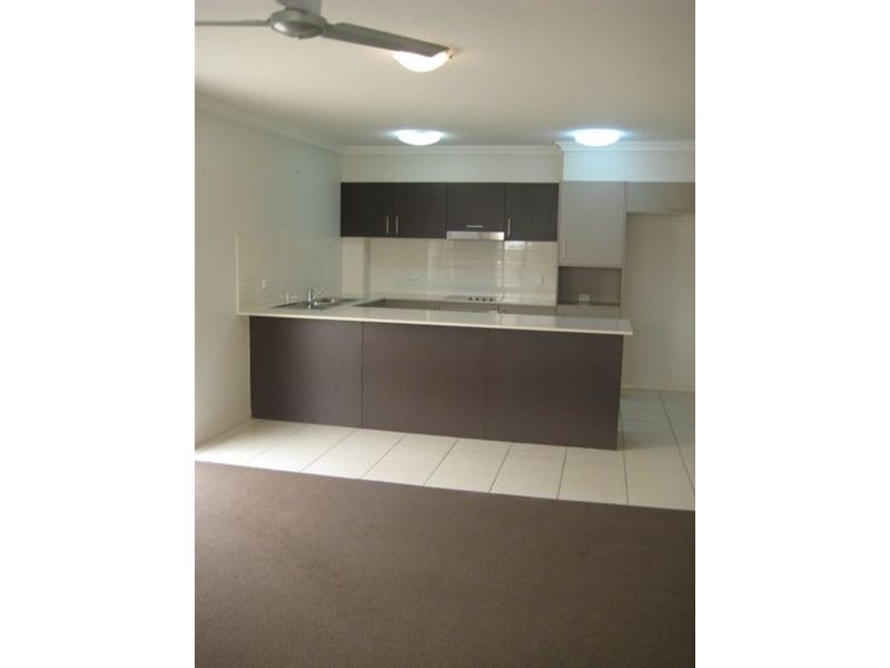 6/8-12 Proud Street, Labrador QLD 4215