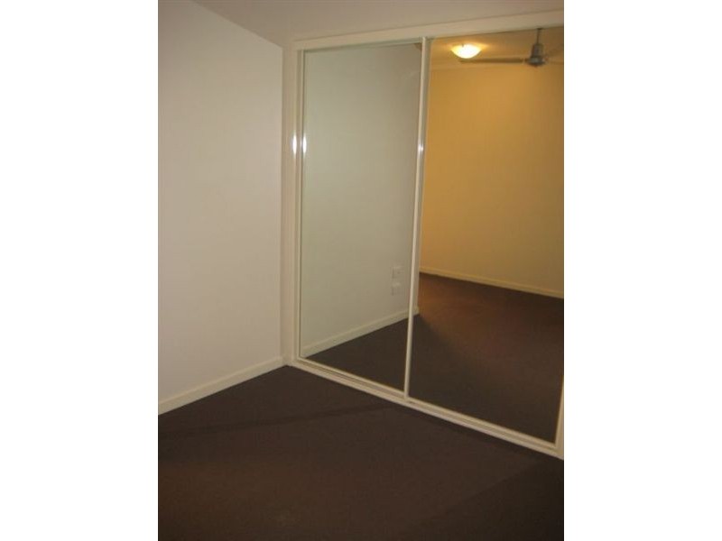 6/8-12 Proud Street, Labrador QLD 4215