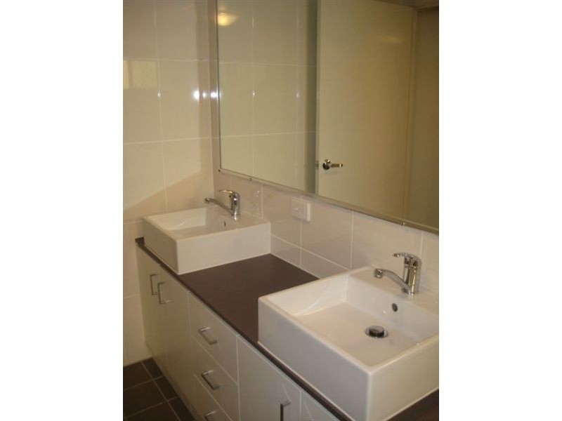 6/8-12 Proud Street, Labrador QLD 4215