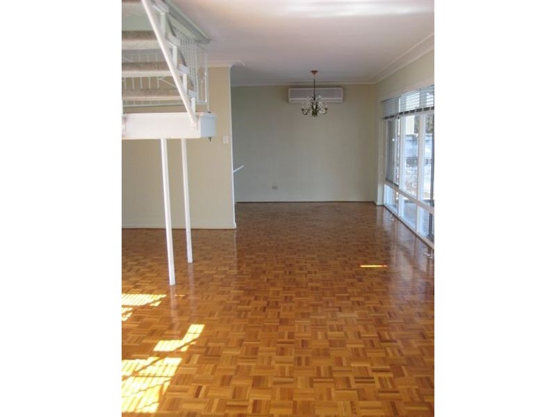 3 Valencia Avenue, Isle Of Capri QLD 4217