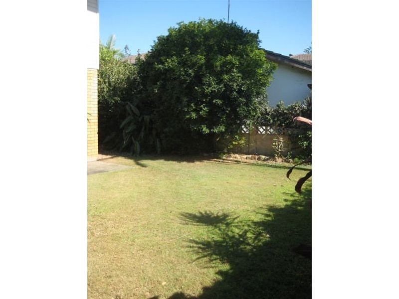 3 Valencia Avenue, Isle Of Capri QLD 4217