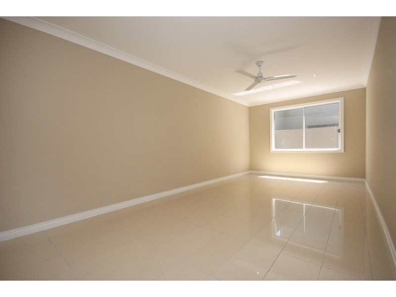4/11 Andromeda Parade, Robina QLD 4226