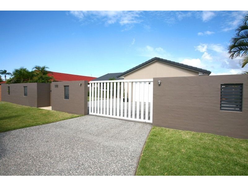 140 Santa Cruz Boulevard, Clear Island Waters QLD 4226