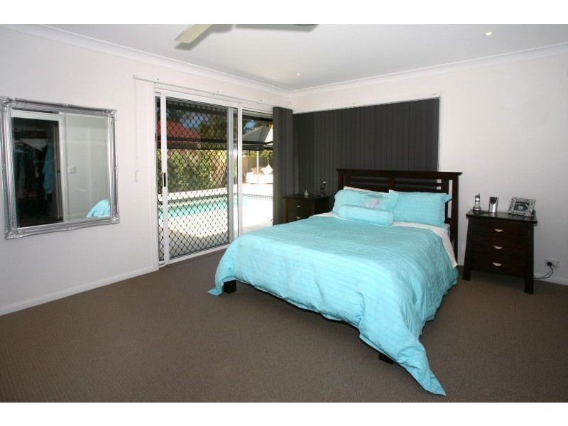 140 Santa Cruz Boulevard, Clear Island Waters QLD 4226