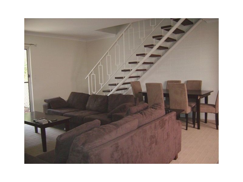 2/7 Mermaid Avenue, Mermaid Beach QLD 4218