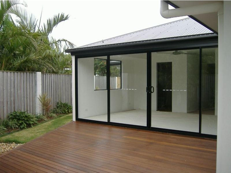3 Maureen Court, Broadbeach Waters QLD 4218