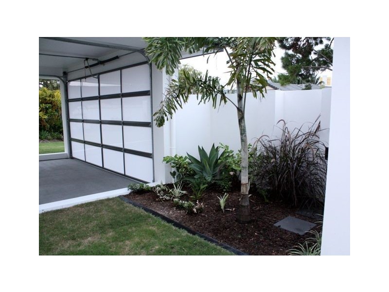 3 Maureen Court, Broadbeach Waters QLD 4218