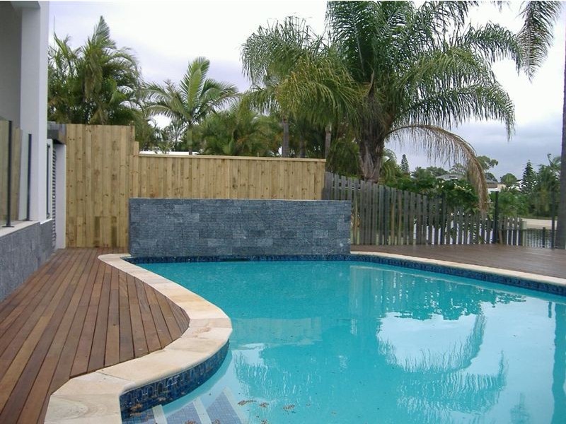 3 Maureen Court, Broadbeach Waters QLD 4218