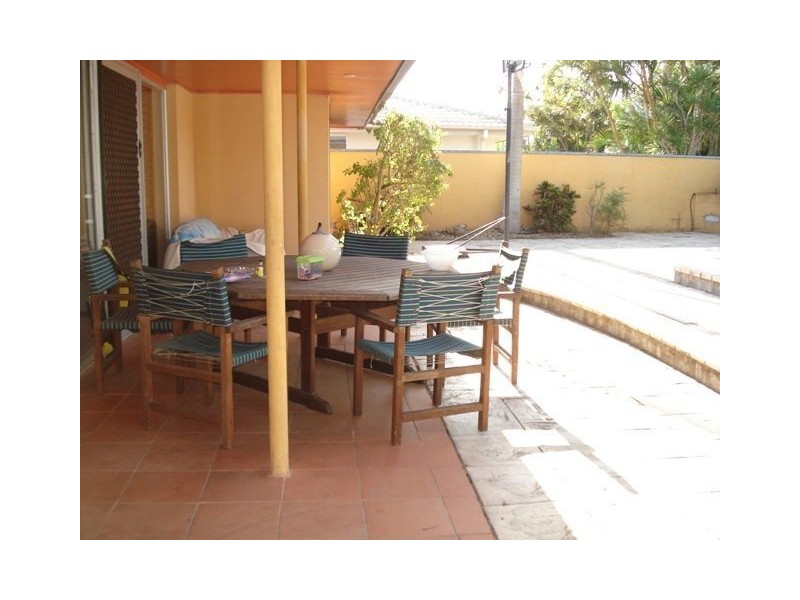 11 Coogeen Street, Sorrento QLD 4217