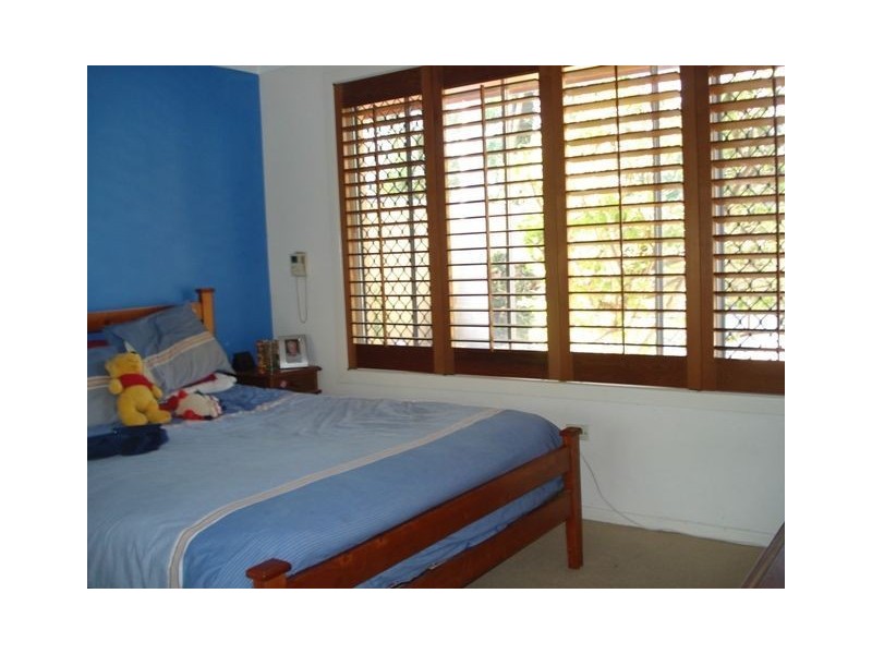 11 Coogeen Street, Sorrento QLD 4217