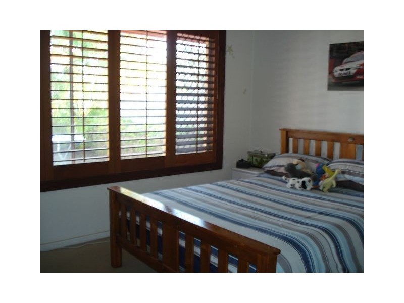 11 Coogeen Street, Sorrento QLD 4217