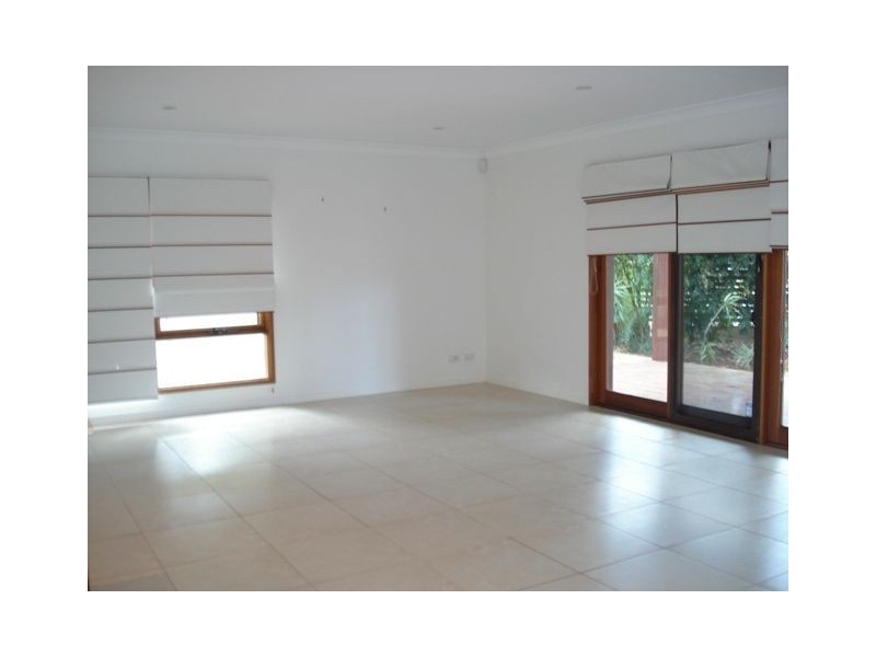 62 T E Peters Drive, Broadbeach Waters QLD 4218