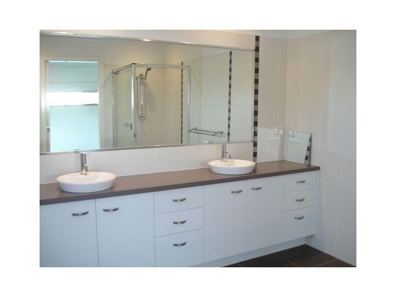 62 T E Peters Drive, Broadbeach Waters QLD 4218