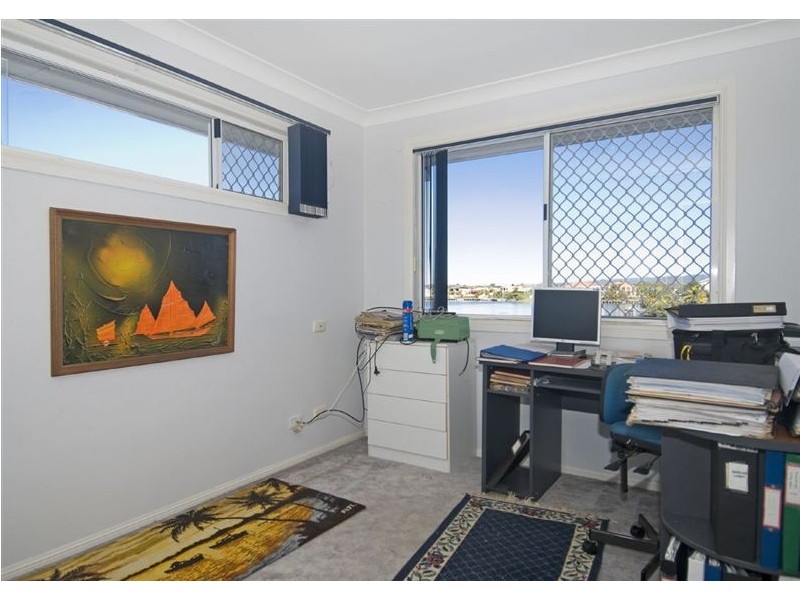 15 San Simeon Drive, Clear Island Waters QLD 4226