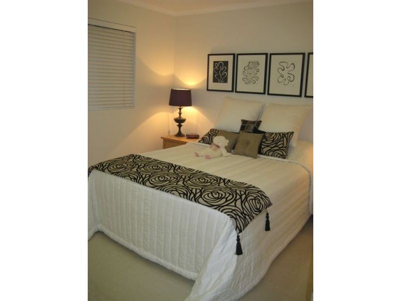 3/6 First Avenue, Broadbeach QLD 4218