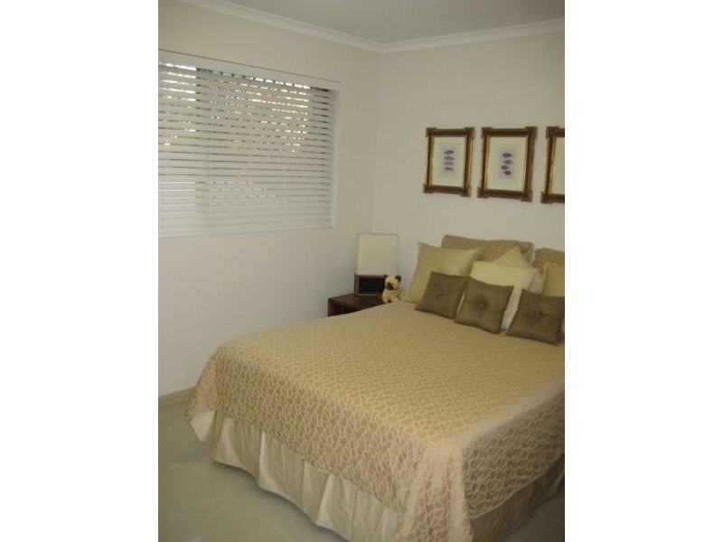 3/6 First Avenue, Broadbeach QLD 4218