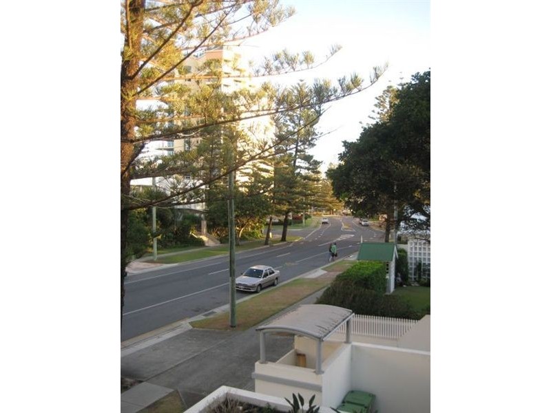 3/6 First Avenue, Broadbeach QLD 4218