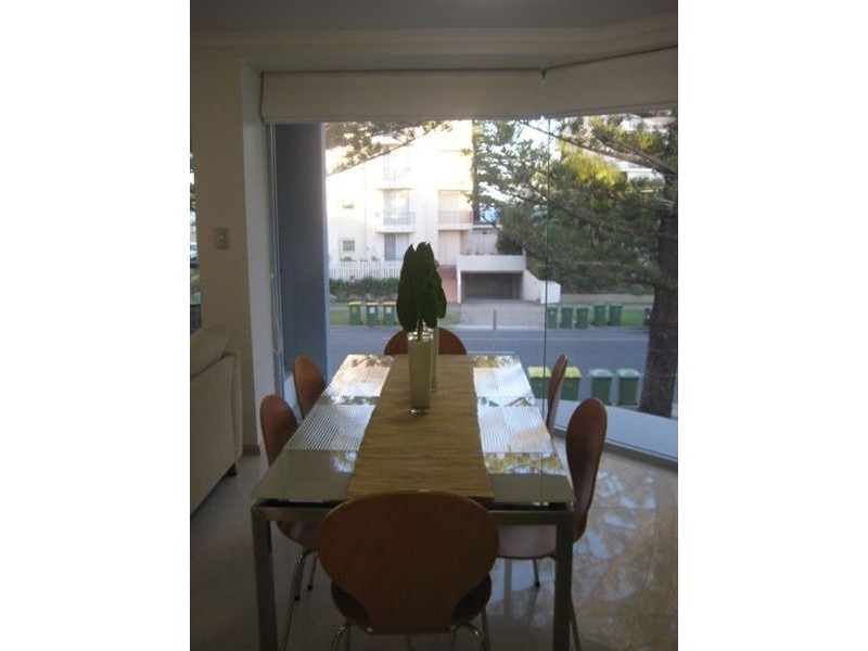 3/6 First Avenue, Broadbeach QLD 4218