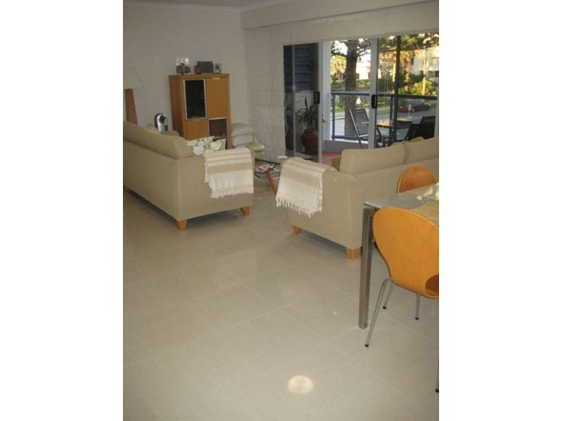 3/6 First Avenue, Broadbeach QLD 4218