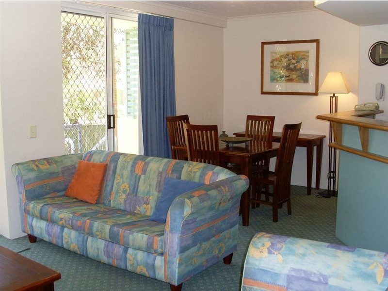 16/10 Alexandra Ave, Mermaid Beach QLD 4218